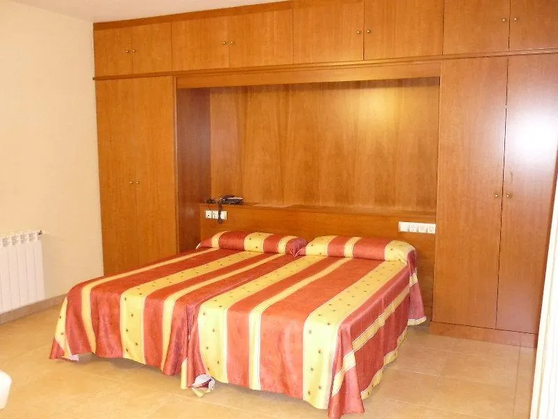 Aparthotel Iceberg Sant Julia de Loria 3*,