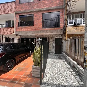 hermoso-apartamento-muy-central.colombiamedellinhotels.com/